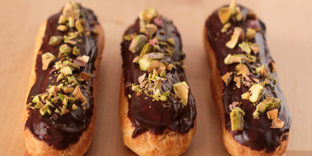 Éclairs de Chocolate y Pistachos