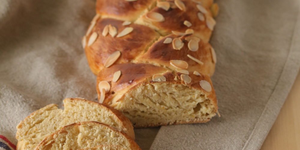 Tsoureki, pan griego para pascua