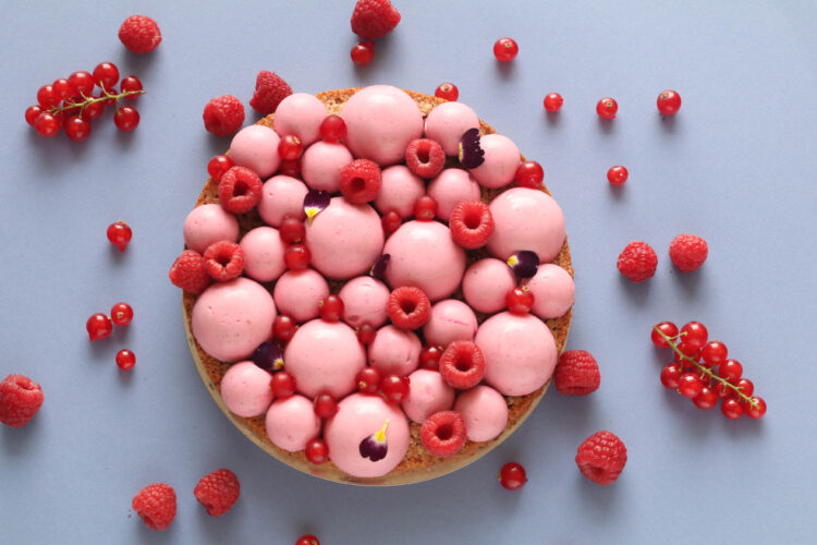 Torta helada de frambuesas y avellanas